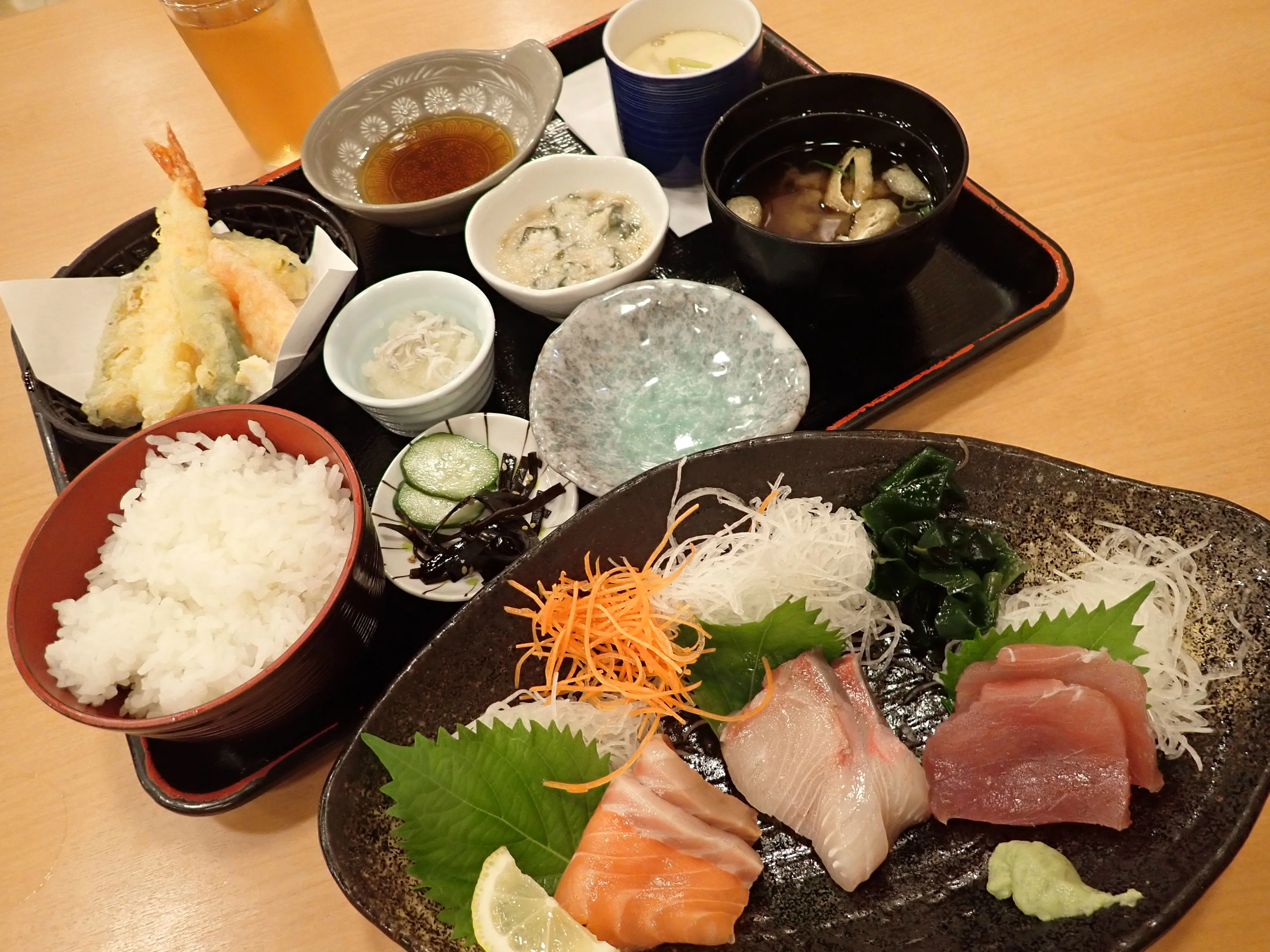 ใใใใๆฉๆฌๅบ๏ผ้้คจใใพใใ๏ผ