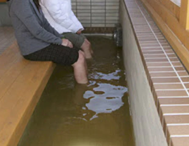 三輪崎漁港交流施設足湯
