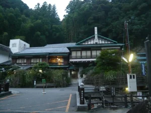 旅館あづまや