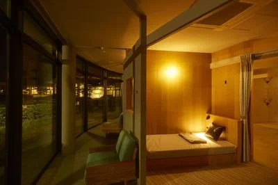 リラクゼーション・岩盤浴1