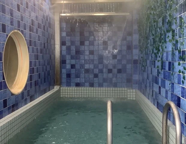 鶴の湯