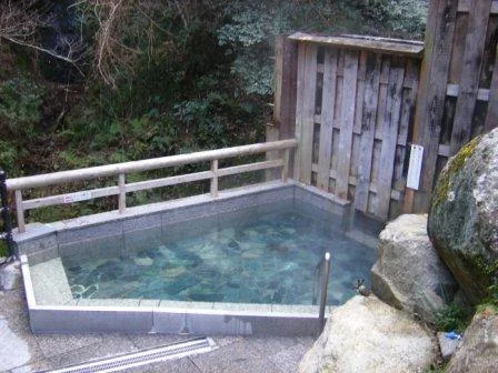 湯泉地温泉 滝の湯（とうせんじおんせん）