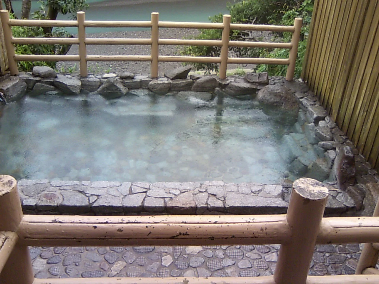 湯泉地温泉休憩所 泉湯