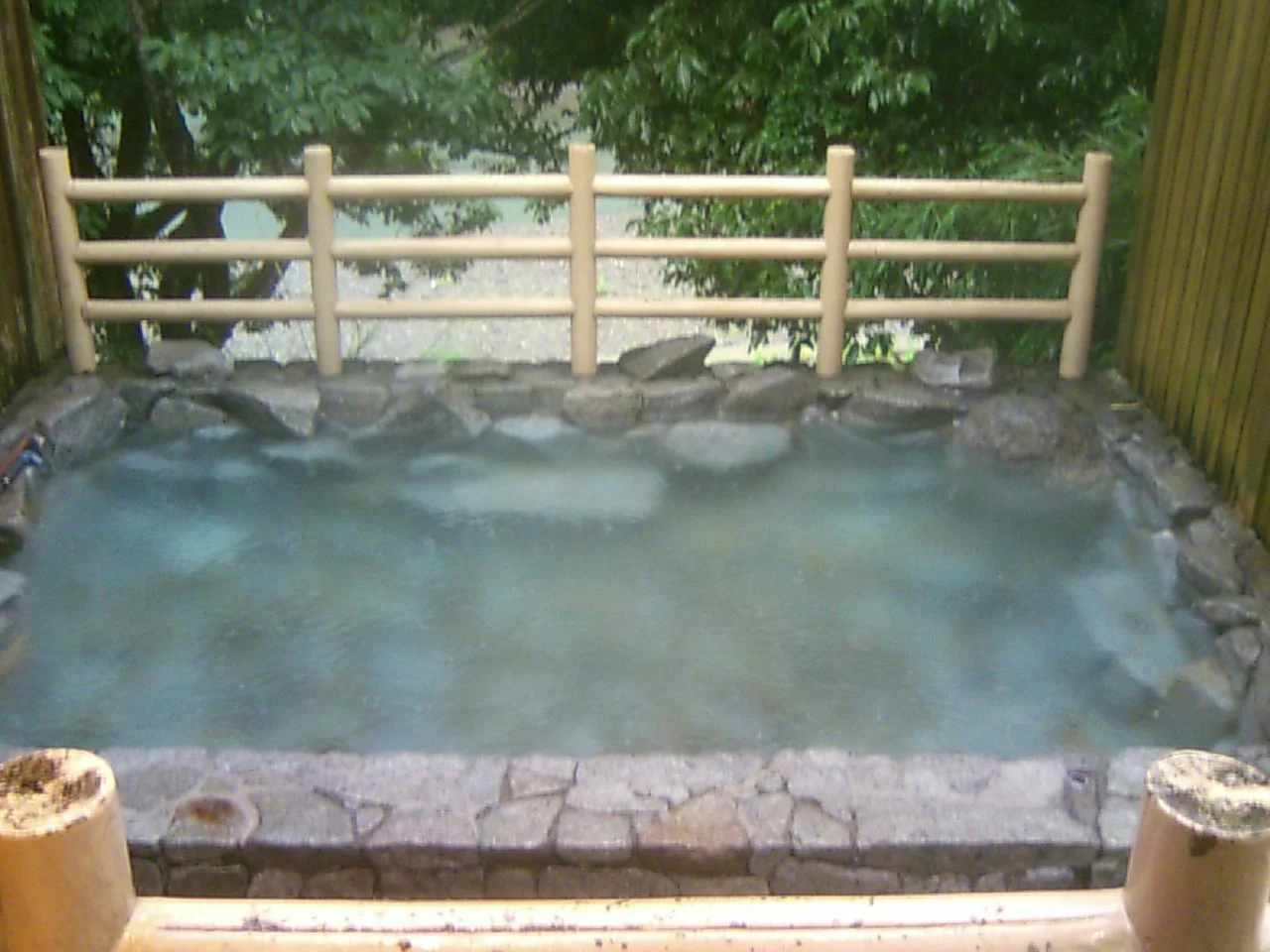 湯泉地温泉休憩所 泉湯