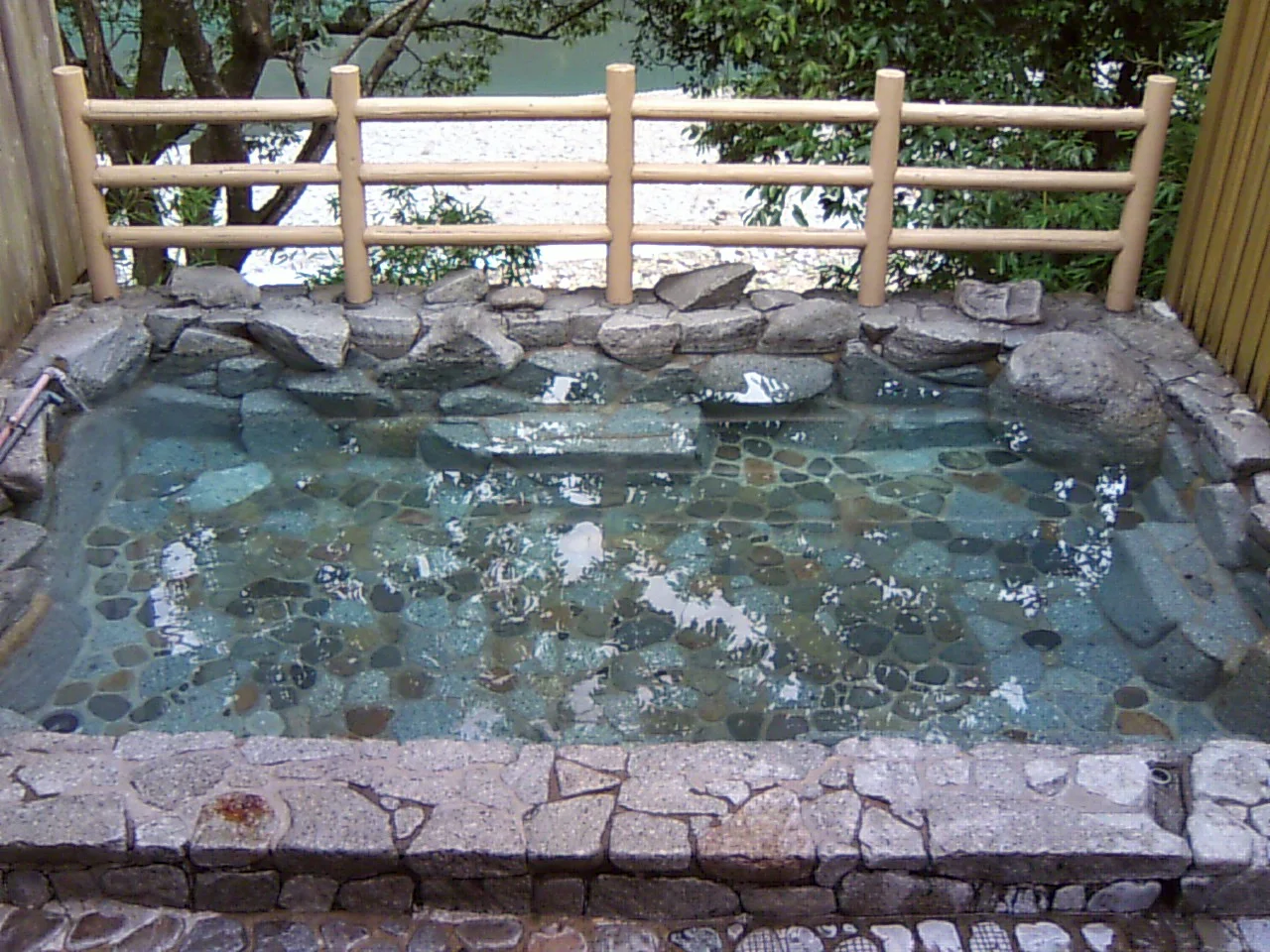 湯泉地温泉休憩所 泉湯