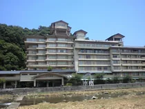 依山楼岩崎