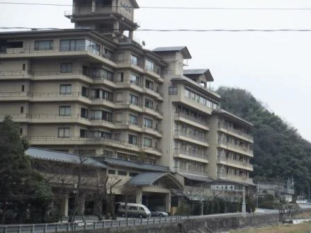 依山楼岩崎