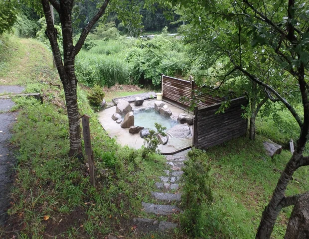 茅森温泉（地元専用混浴露天風呂）