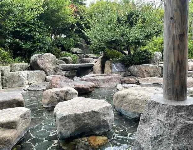 湯本温泉 音信川河川公園 足湯