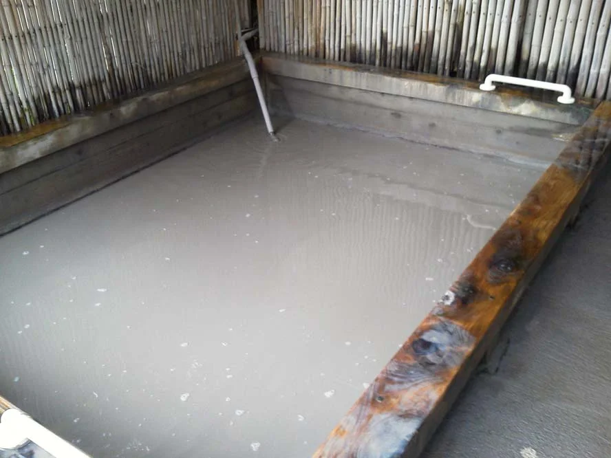 鉱泥温泉（「天然坊主地獄」内）