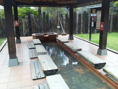 血の池地獄 足湯