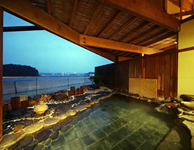 平戸海上ホテル（旧 平戸海上ホテル観月館）