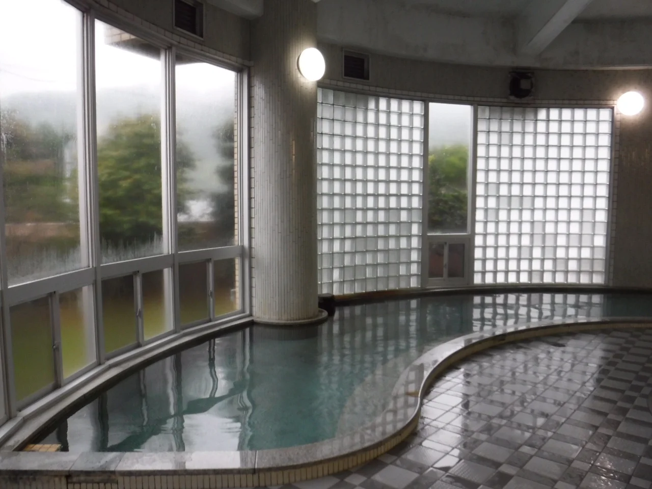 地域福祉センター荒川温泉（旧 荒川温泉公衆浴場）