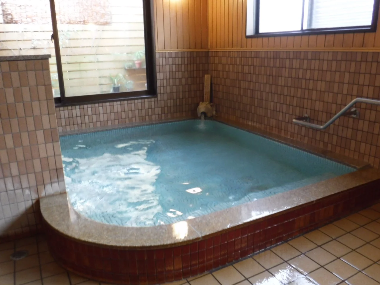 岩の湯