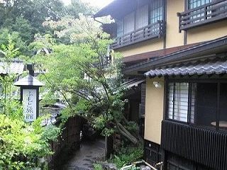ふもと旅館