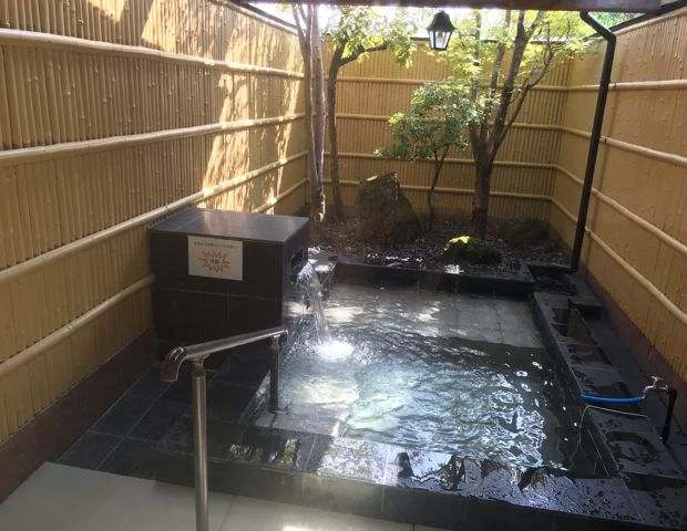 露天湯 椛（もみじ）
