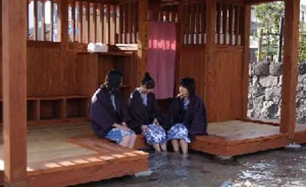 しらさぎの足湯