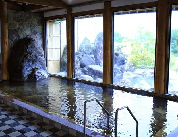 月廻り温泉館