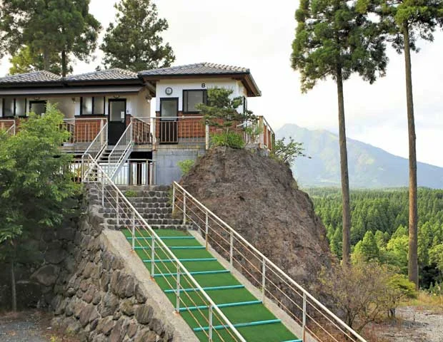 月廻り温泉館