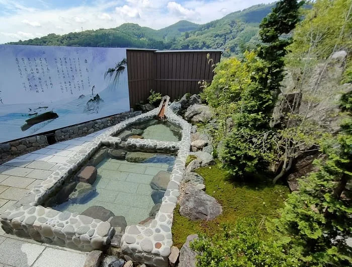 筌場温泉花手箱