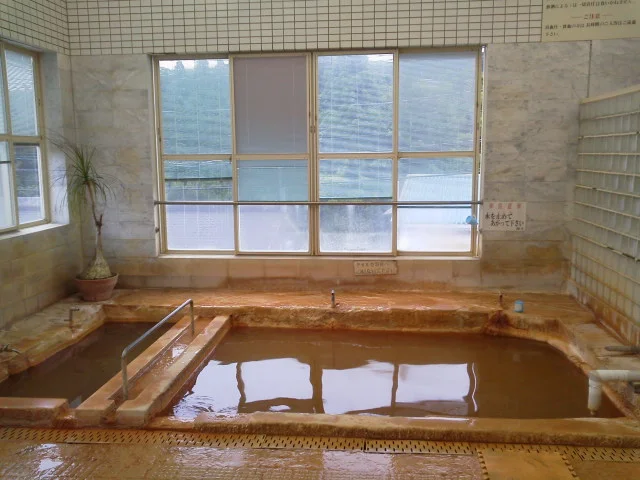 湯穴温泉（休業中）