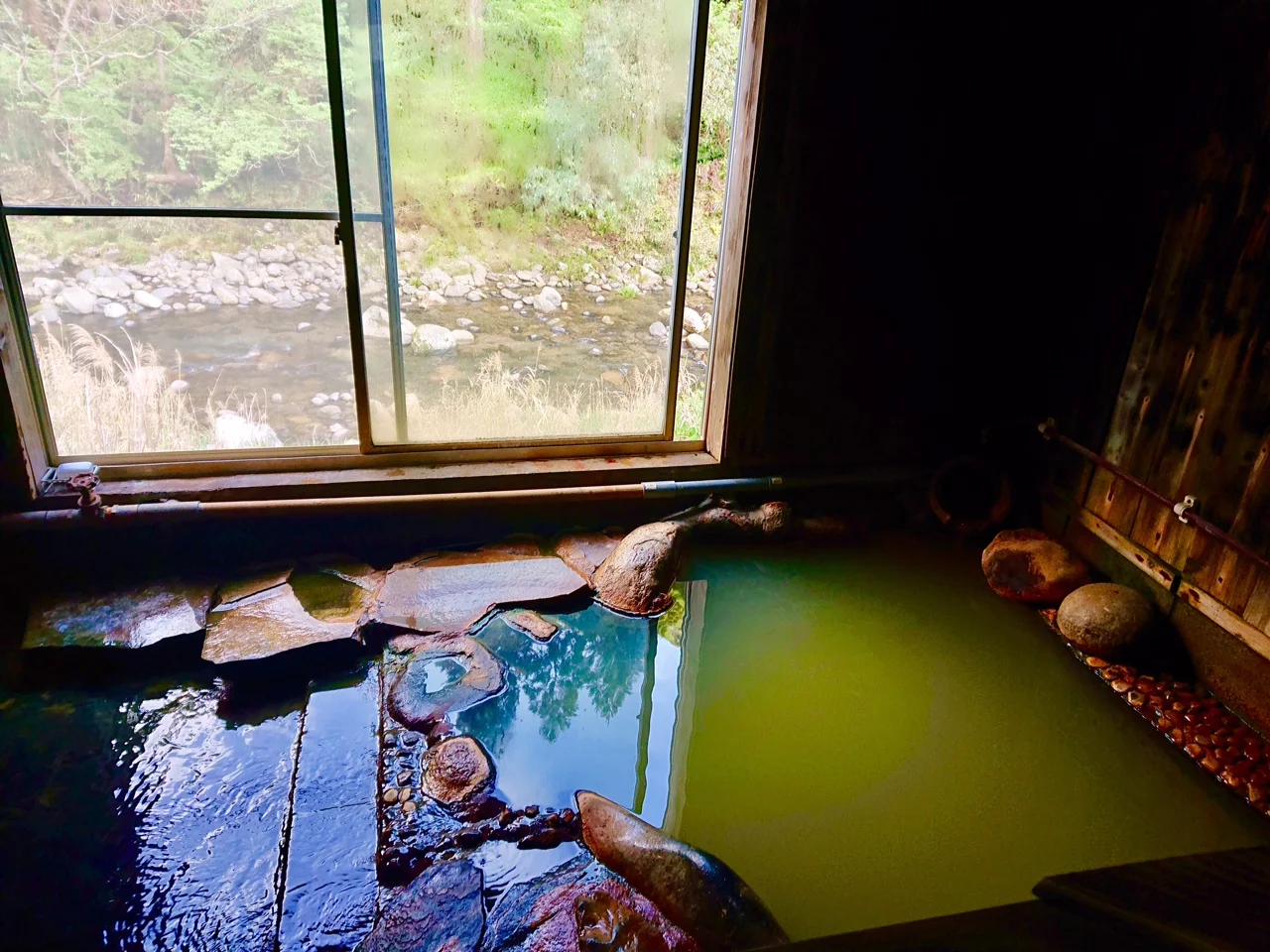 無人温泉 滝の湯