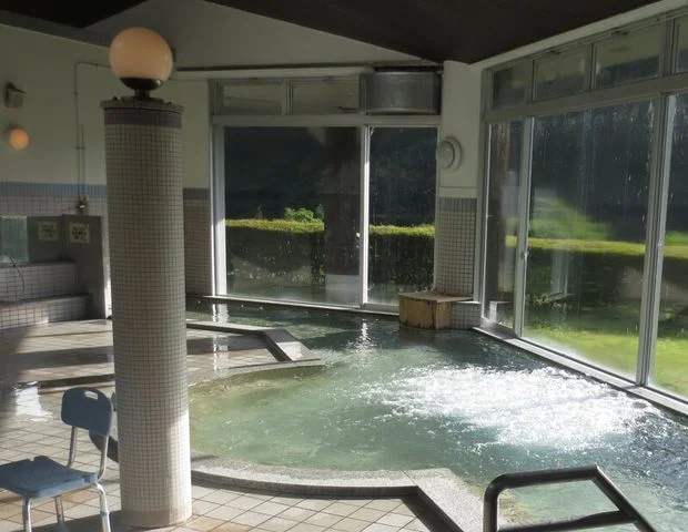 リバーパークにいさと　交流促進センター　「湯ったり館」