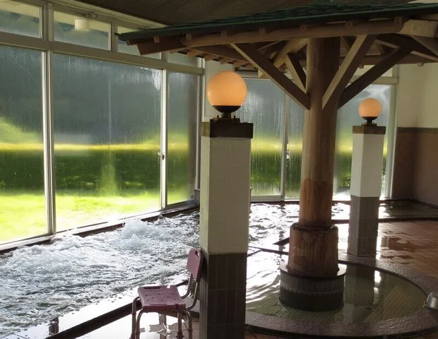 リバーパークにいさと　交流促進センター　「湯ったり館」