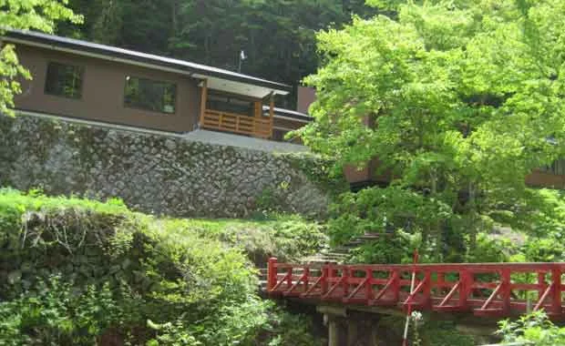 日勝館