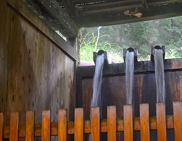 湯滝の宿　西屋