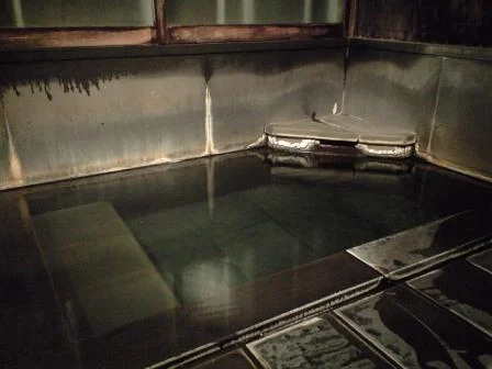 湯滝の宿　西屋
