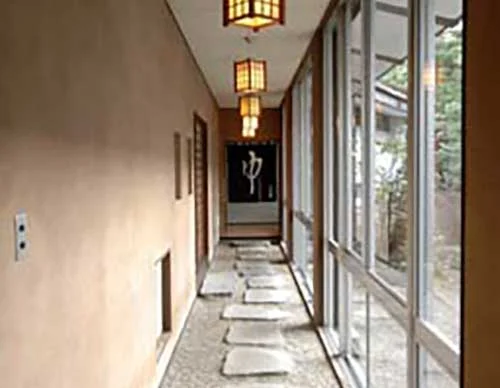青松館