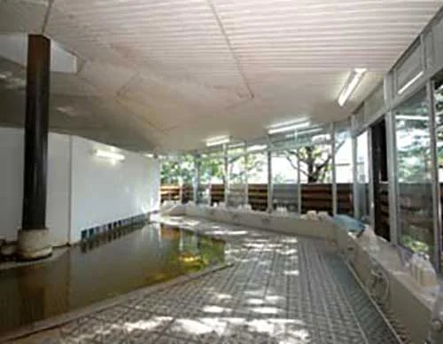 青松館