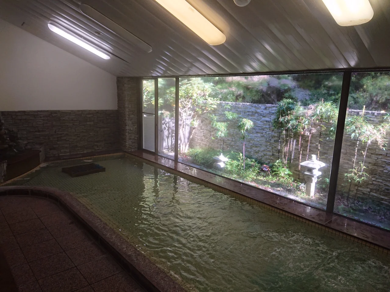 若松屋旅館(閉館しました)