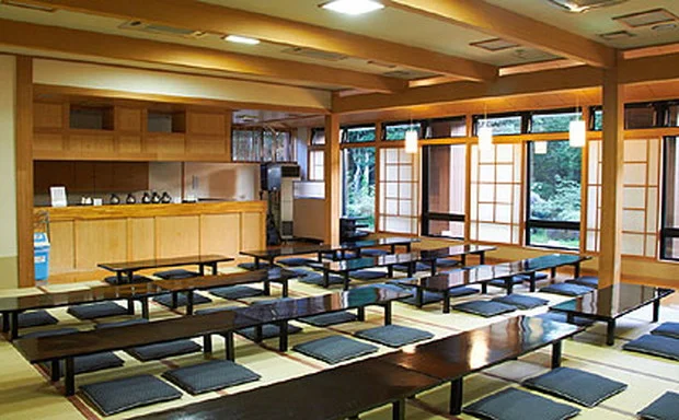 ランプの宿 森つべつ（旧 津別温泉 ホテルフォレスター）
