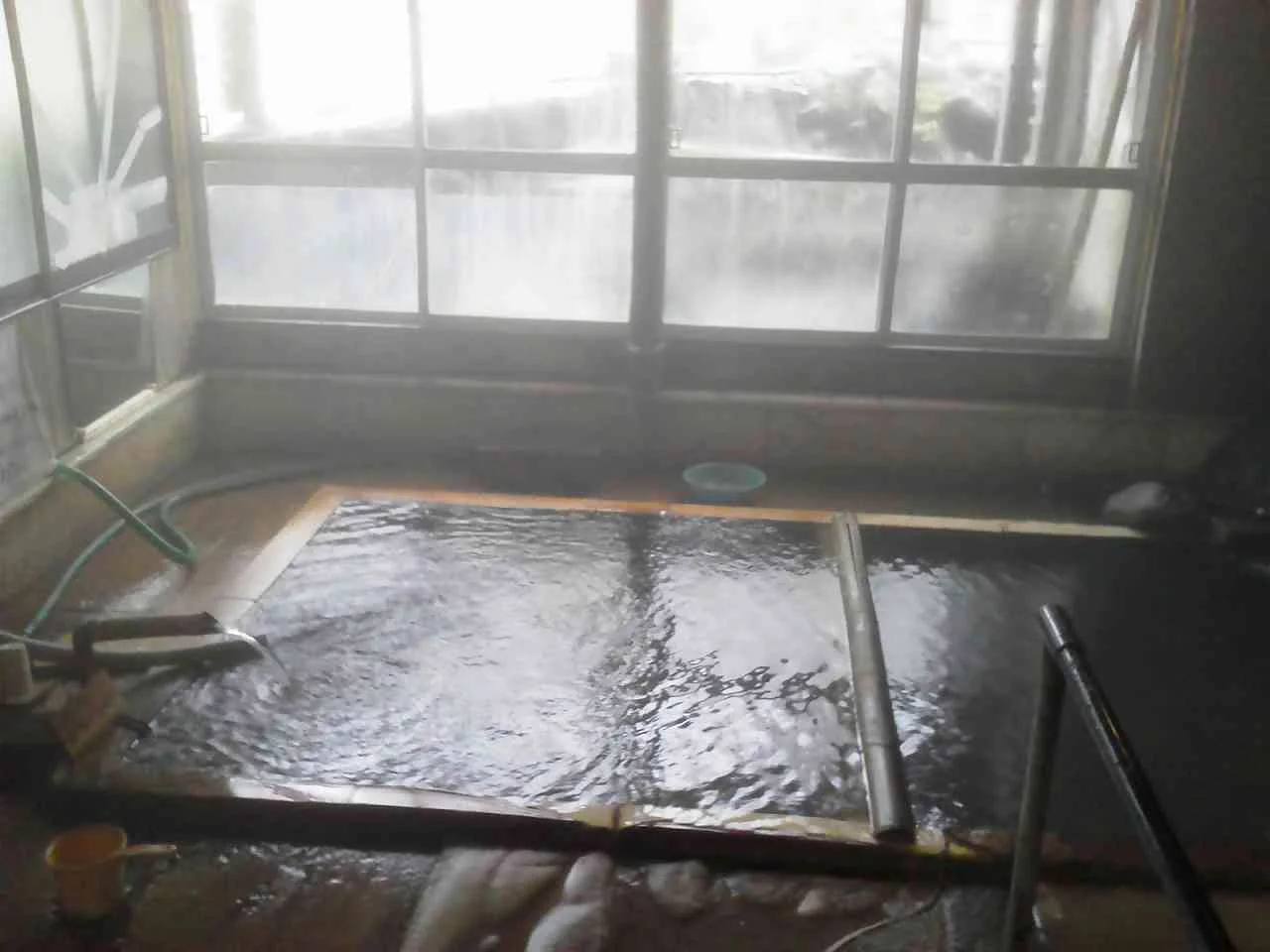 横向温泉 中の湯旅館(閉館しました)