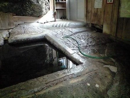 湯ノ花温泉 共同浴場 石湯