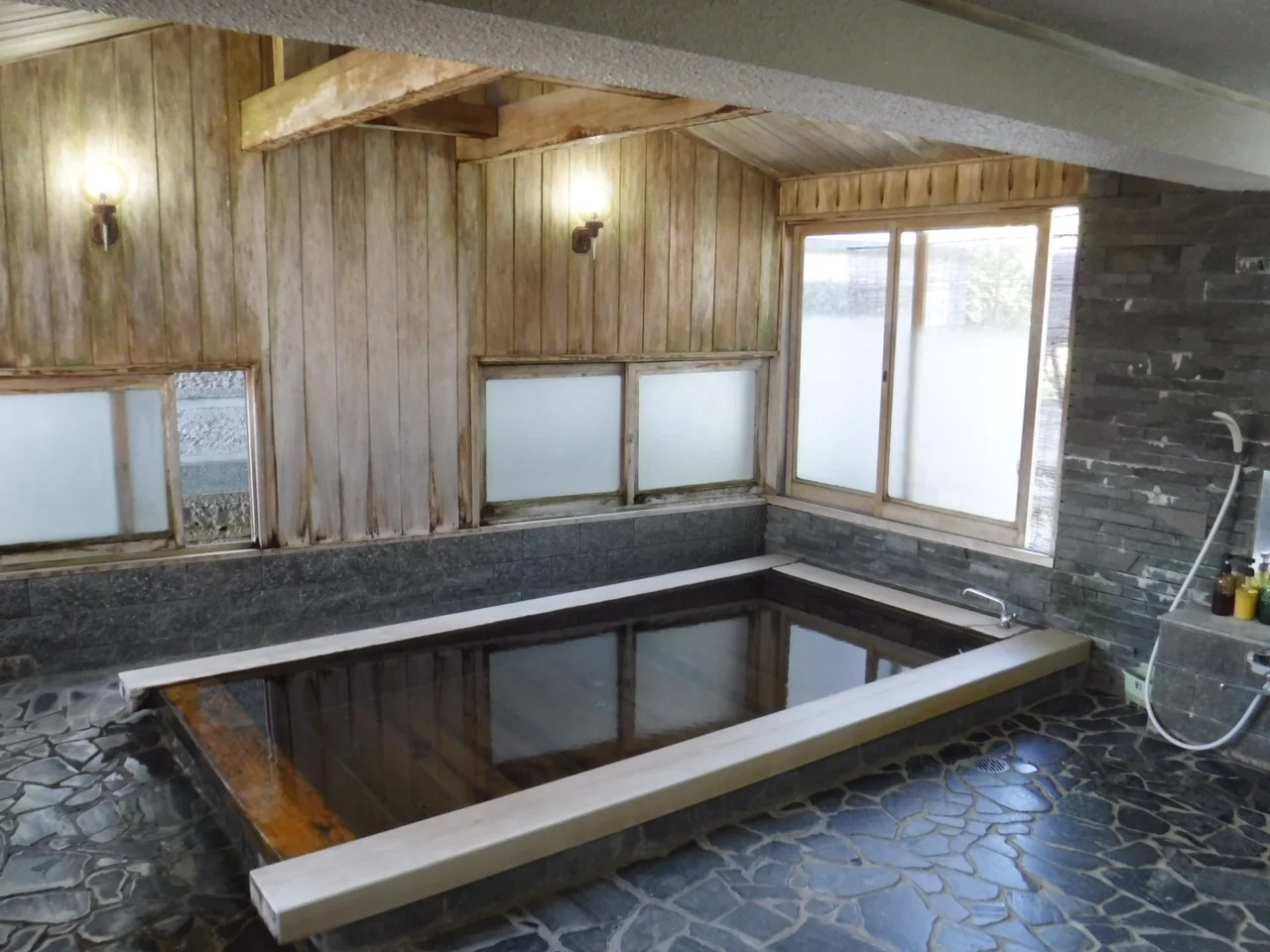 温泉民宿 にしきや