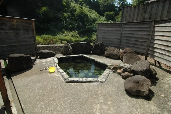 会津西山温泉 滝の湯