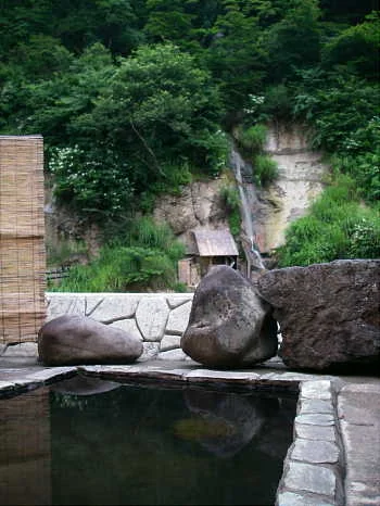 会津西山温泉 滝の湯