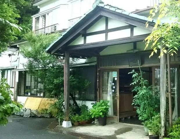 ゲストハウス こまち （旧 小町温泉 廣太屋）