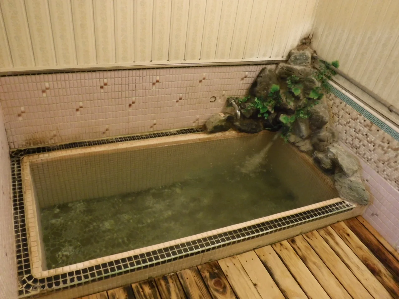 千鹿谷鉱泉旅館(閉館しました)