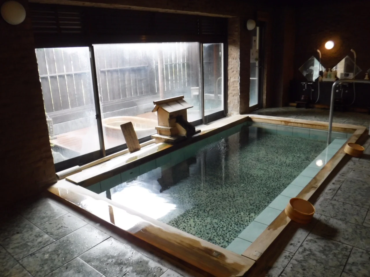 新木鉱泉旅館(あらきこうせんりょかん)