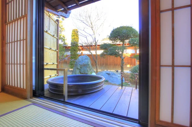 二百年の農家屋敷宮本家（旧西谷津の湯 宮本荘）