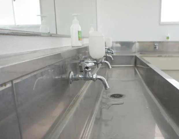 道の駅 保田小学校 里の小湯