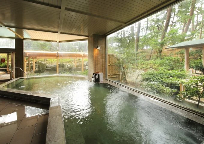 鴨川館
