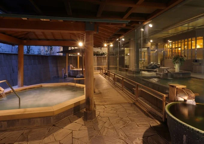 鴨川館
