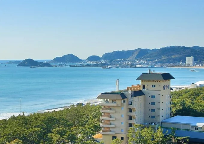 鴨川館