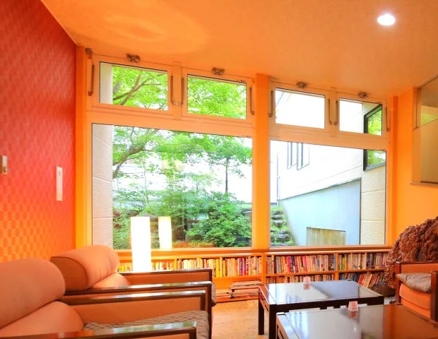 山静館