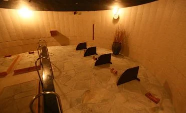 リラクゼーション・岩盤浴1
